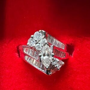Elegant Silver Women's Ring